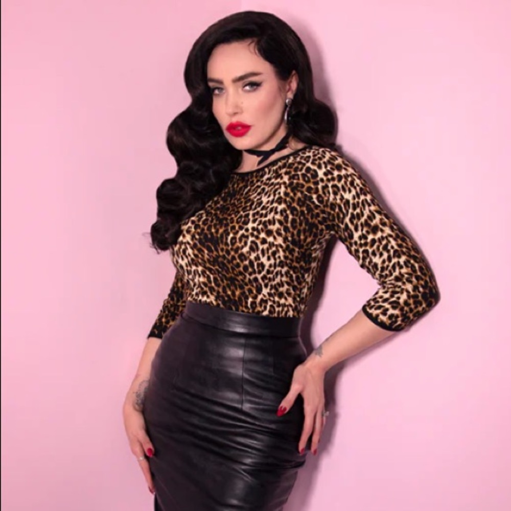 WILD WAYS VINTAGE TOP IN LEOPARD PRINT - VIXEN BY MICHELINE PITT